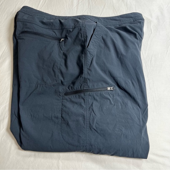 LL Bean Capri Soft Shell Pants - Picture 7 of 12